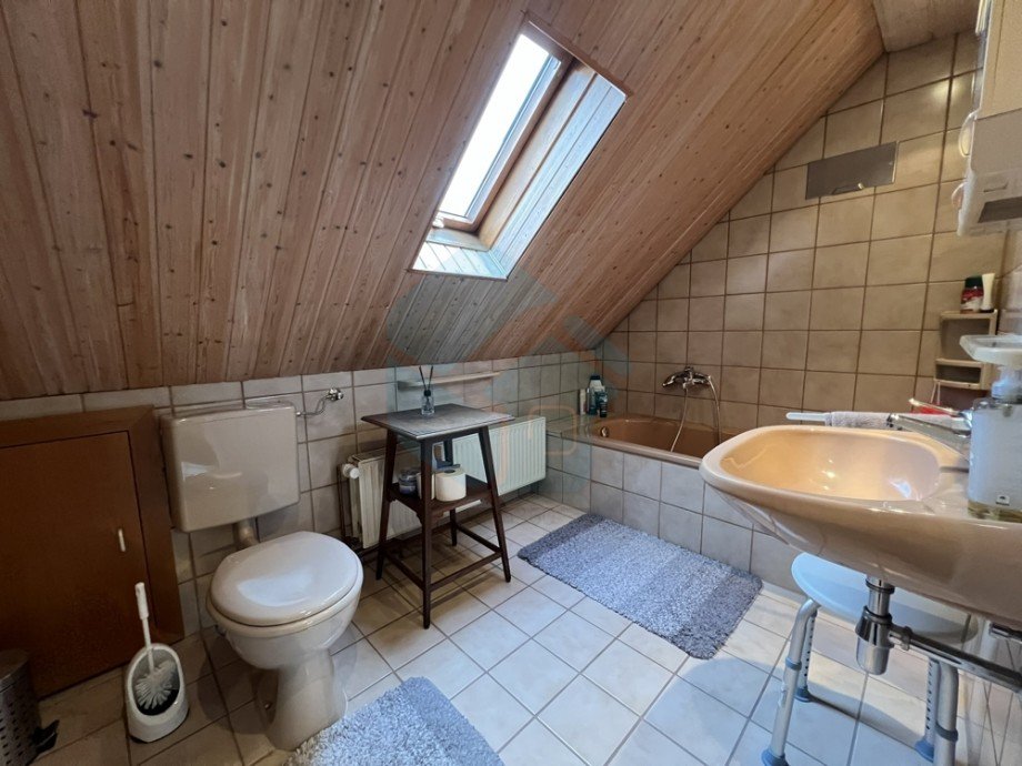 Badezimmer DG Reihenendhaus W�lfersheim / S�del
