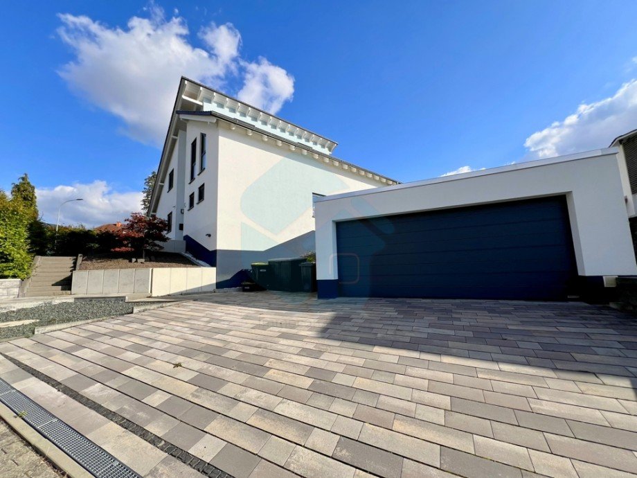 Einfahrt zur Doppelgarage Einfamilienhaus Butzbach / Griedel