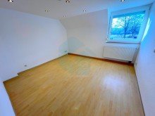 Zimmer DG RESERVIERT! Ger�umiges Haus im Kern von Butzbach-Niederweisel!