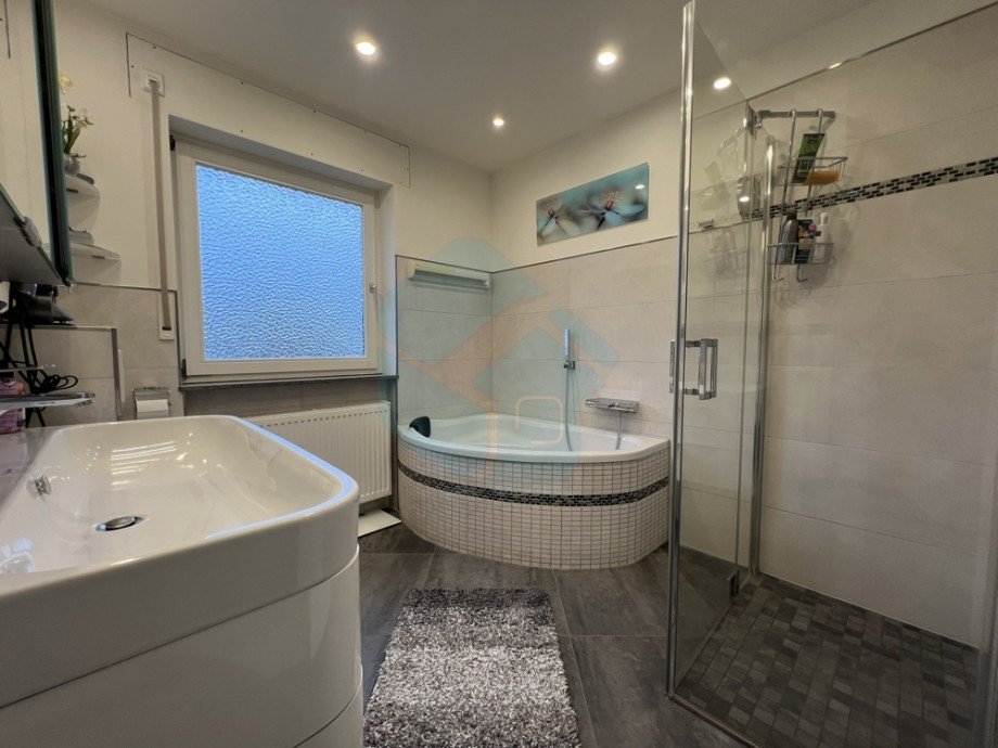Badezimmer OG Reihenendhaus W�lfersheim / S�del