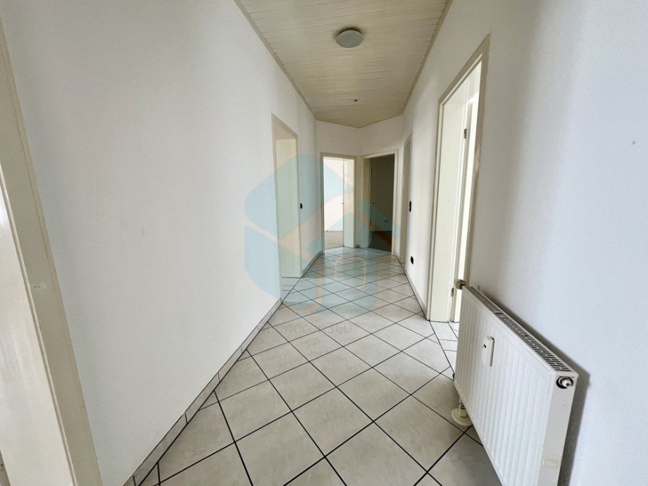Flur EG Mehrfamilienhaus Friedberg