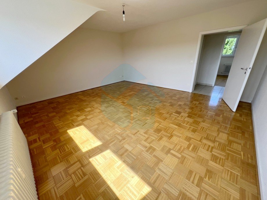 Wohnzimmer Ansicht 3 Dachgeschosswohnung Bad Nauheim