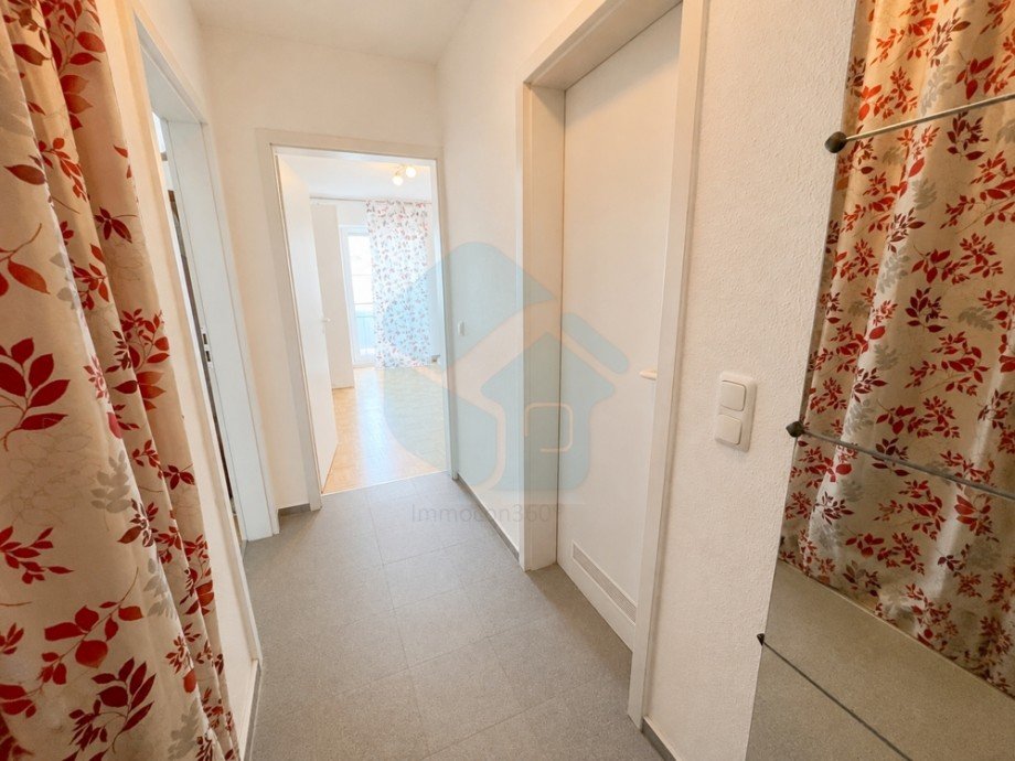 Flur Ansicht 2 Dachgeschosswohnung Butzbach