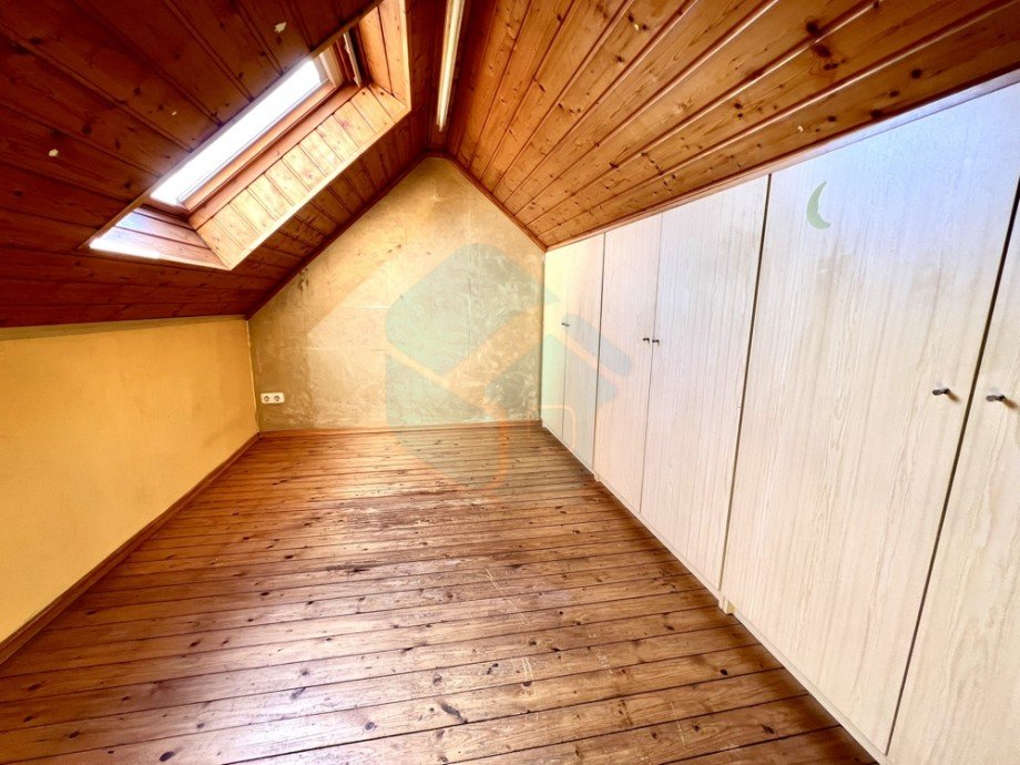 Ankleide DG Einfamilienhaus W�lfersheim / Wohnbach