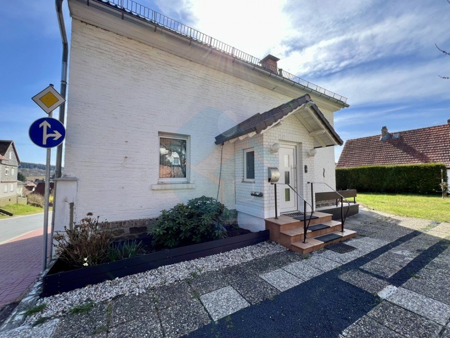 Ansicht Eingang Zweifamilienhaus Waldsolms / Brandoberndorf