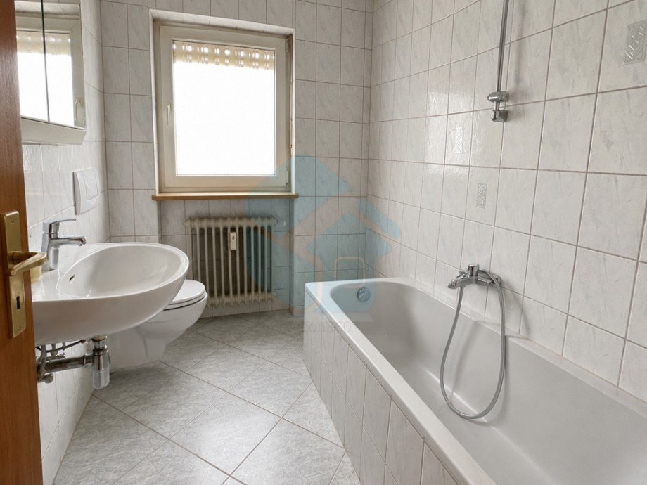 Badezimmer EG Mehrfamilienhaus Butzbach / Griedel
