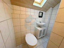 G�ste-WC RESERVIERT! Ger�umiges Haus im Kern von Butzbach-Niederweisel!