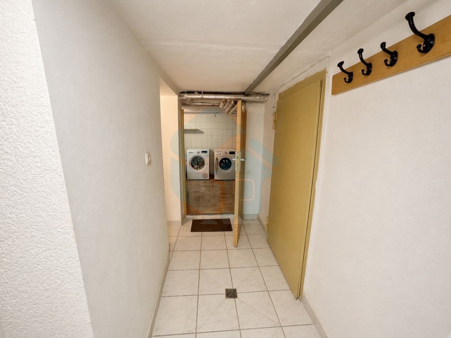 Flur Keller Doppelhaush�lfte Butzbach