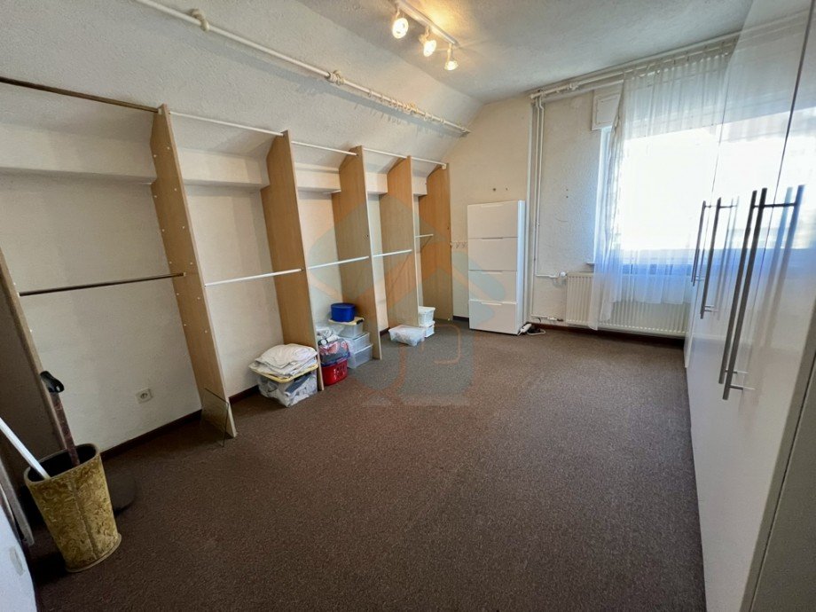 Zimmer 3 OG Zweifamilienhaus Waldsolms / Brandoberndorf