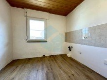 K�che Sch�ne 4-ZKB-Dachgeschoss-Wohnung in Butzbach-Pohl-G�ns! (Bitte sonstige Angaben beachten)