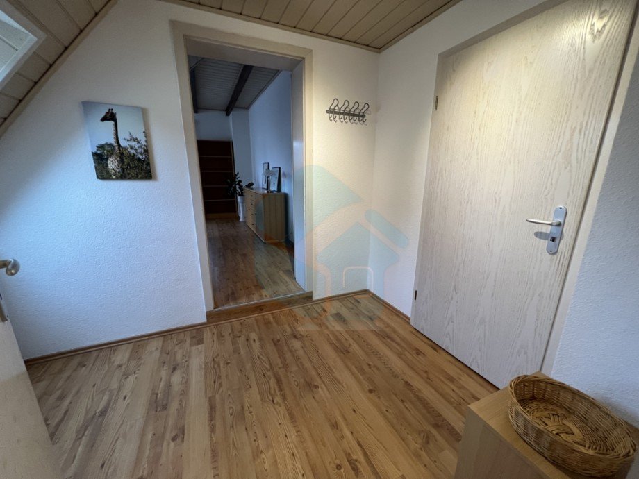 Flur 2 Dachgeschosswohnung Bad Nauheim