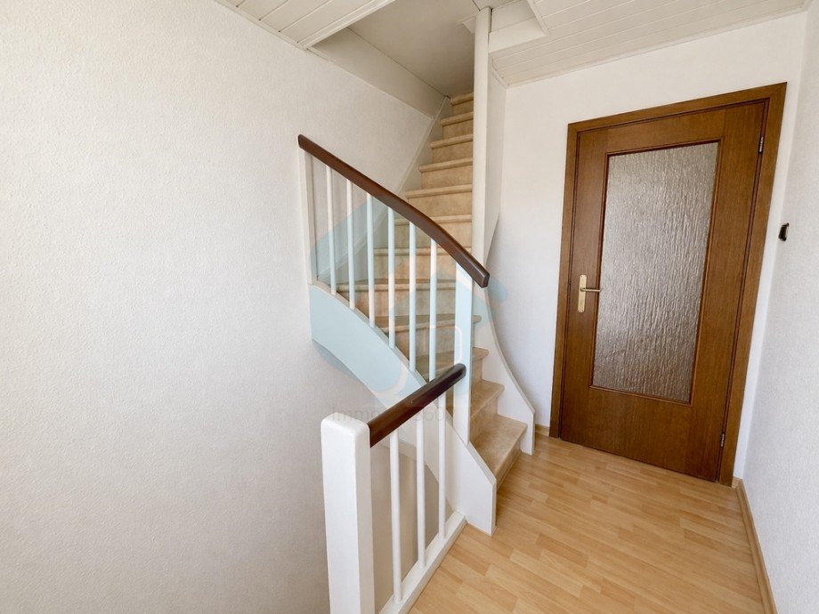 Eingang zum Obergeschoss Doppelhaush�lfte Butzbach