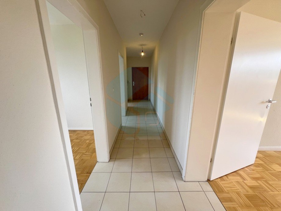 Flur Ansicht 2 Dachgeschosswohnung Bad Nauheim