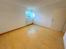 Zimmer DG RESERVIERT! Ger�umiges Haus im Kern von Butzbach-Niederweisel!