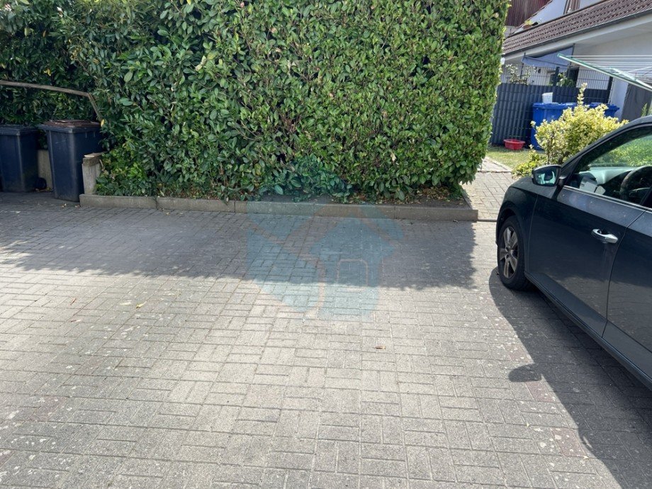 Au�enstellplatz Dachgeschosswohnung Butzbach / Pohl-G�ns