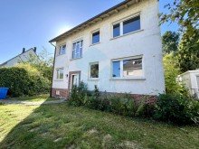 Frontansicht 3 +provisionsfrei f�r Kaufende+ Einfamilienhaus mit Potential und gro�em Grundst�ck in 35510 Butzbach!