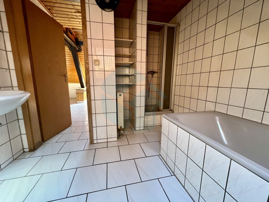 Bad DG Einfamilienhaus W�lfersheim / Wohnbach