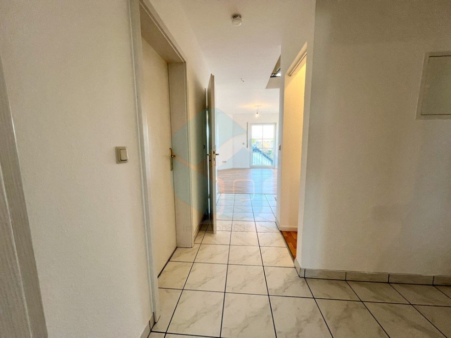 Flur 3 Maisonettewohnung Butzbach / Fauerbach vor der H�he