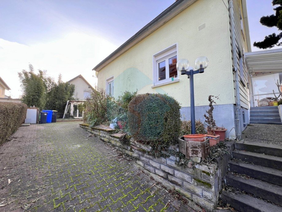 Innenhof Einfamilienhaus Rosbach vor der H�he / Rodheim vor der H�he