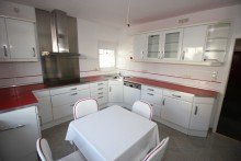 K�che TERMINE AUSGEBUCHT! Sch�nes, ger�umiges EFH mit sch�nem Garten in ruhiger Lage!