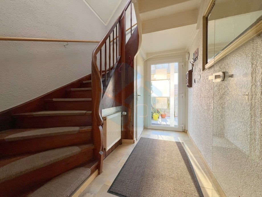 Hauseingang Einfamilienhaus Rosbach vor der H�he / Rodheim vor der H�he