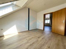 Zimmer 1 Sch�ne 4-ZKB-Dachgeschoss-Wohnung in Butzbach-Pohl-G�ns! (Bitte sonstige Angaben beachten)