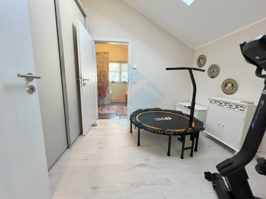Ankleide Dachgeschoss Einfamilienhaus Butzbach / Griedel