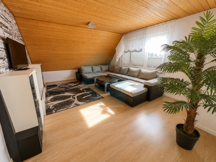Wohnung DG Wohnzimmer Mehrfamilienhaus W�lfersheim / Wohnbach