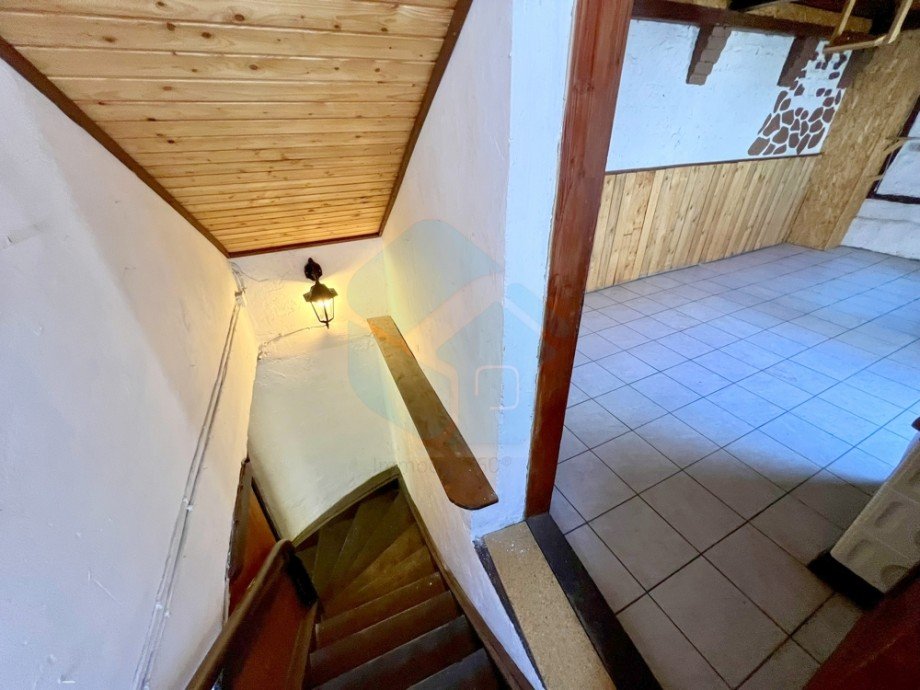 Treppenabgang zum Anbau rechts von der Terrasse Einfamilienhaus M�nzenberg / Ober-H�rgern