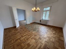 Schlafzimmer 1 Ansicht 2 Sch�ne, ger�umige Altbauwohnung im Herzen von Friedberg!