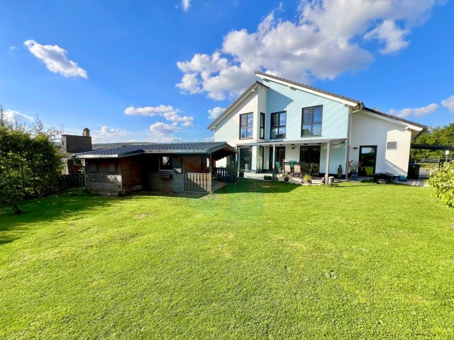 Hausansicht vom Garten Einfamilienhaus Butzbach / Griedel