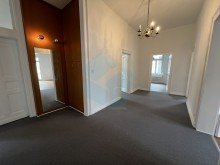 Flurbereich mit Anleide Sch�ne, ger�umige Altbauwohnung im Herzen von Friedberg!