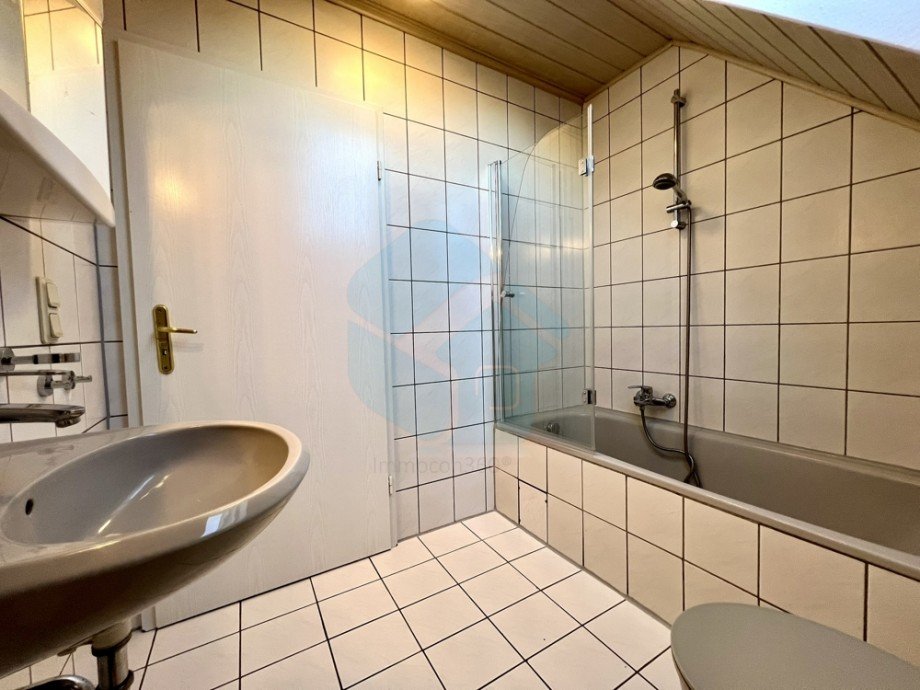 Badezimmer 1 Maisonettewohnung Butzbach / Fauerbach vor der H�he