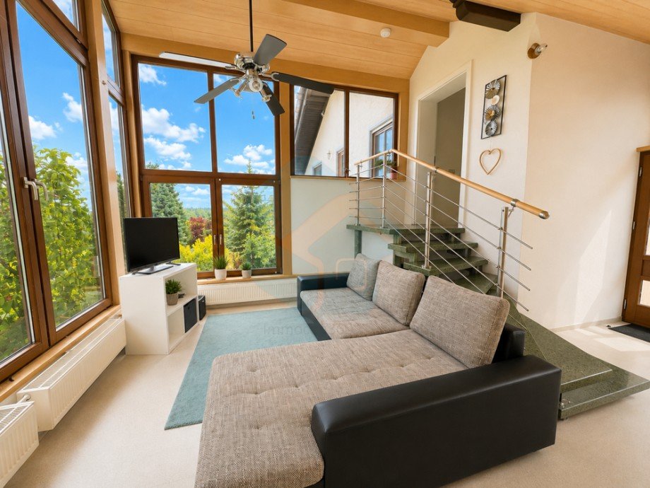 Eingangsbereich Maisonettewohnung Butzbach / Kirch-G�ns