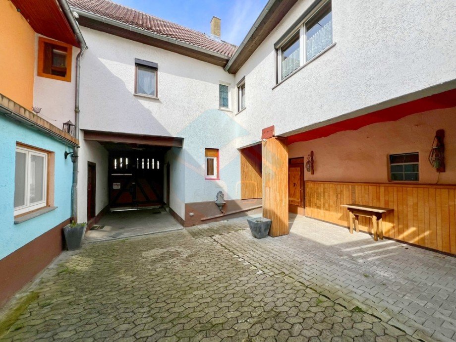 Innenhof Ansicht 2 Einfamilienhaus M�nzenberg / Ober-H�rgern