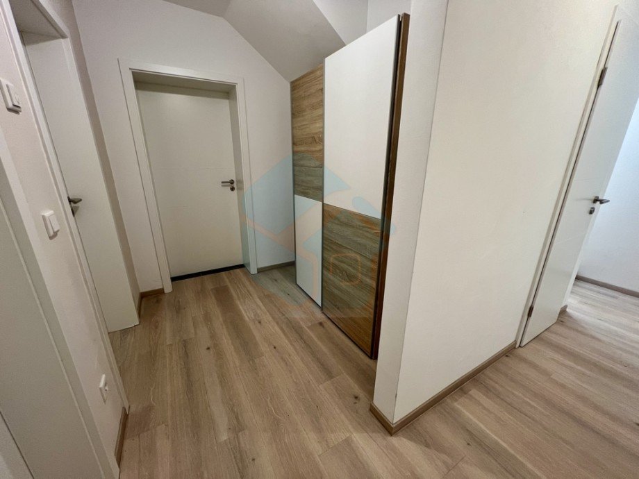 Flur UG Bungalow Waldsolms / Brandoberndorf