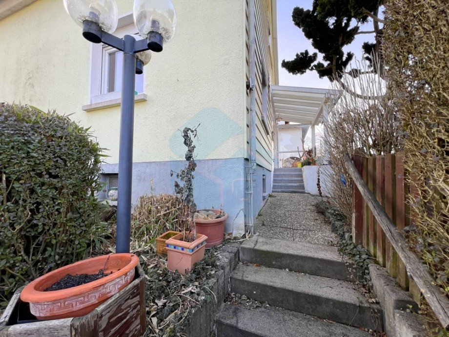 Hauseingang Einfamilienhaus Rosbach vor der H�he / Rodheim vor der H�he
