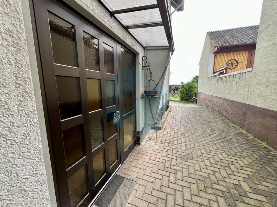 Hauseingang Mehrfamilienhaus W�lfersheim / Wohnbach
