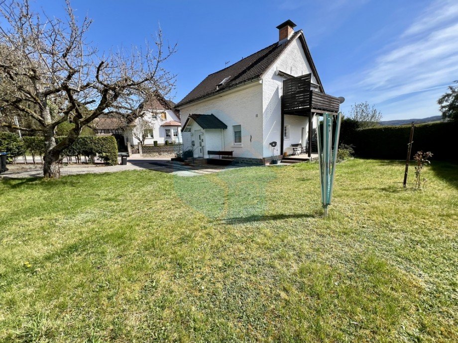 Ansicht vom Garten Zweifamilienhaus Waldsolms / Brandoberndorf