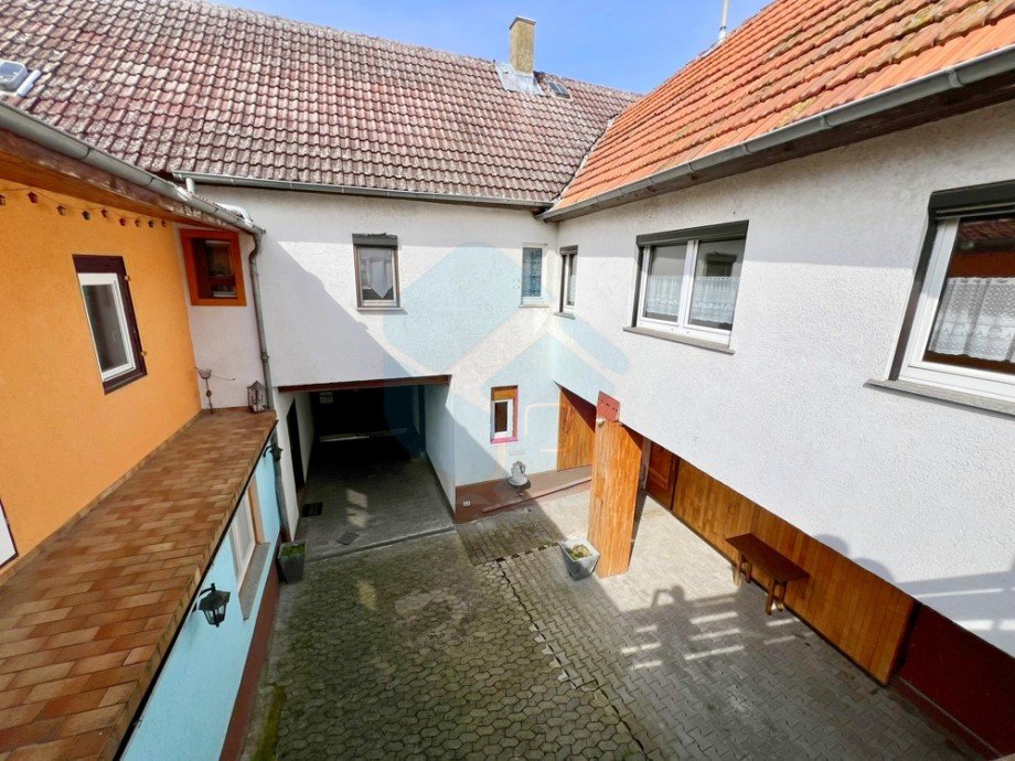 Hofansicht von der Terrasse Einfamilienhaus M�nzenberg / Ober-H�rgern