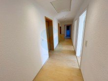 Flur DG RESERVIERT! Ger�umiges Haus im Kern von Butzbach-Niederweisel!