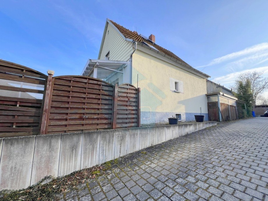 Seitenansicht Einfamilienhaus Rosbach vor der H�he / Rodheim vor der H�he