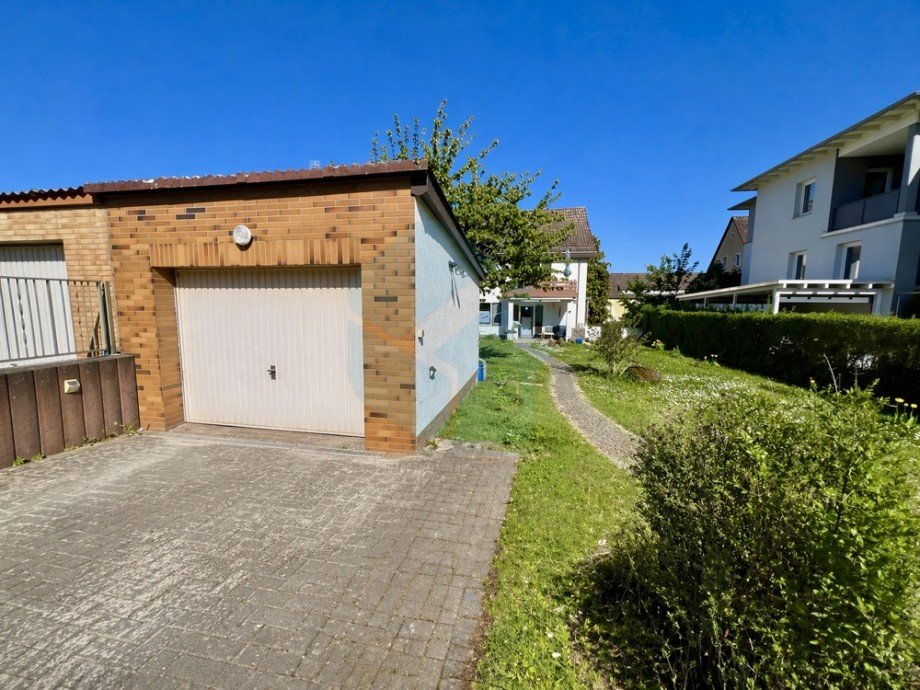 Garagenansicht (Ansicht hinten/Garten) Doppelhaush�lfte Butzbach