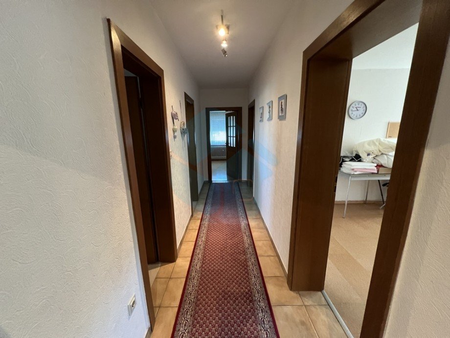 Flur Etagenwohnung Langg�ns / Oberkleen