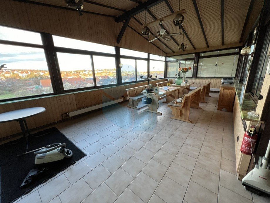 Wintergarten Etagenwohnung Langg�ns / Oberkleen