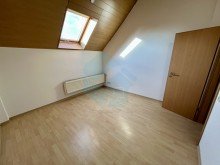 Zimmer DG RESERVIERT! Ger�umiges Haus im Kern von Butzbach-Niederweisel!