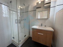 Bad mit Dusche Sch�ne, ger�umige Altbauwohnung im Herzen von Friedberg!