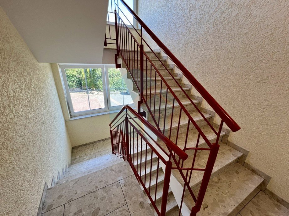Treppenhaus Maisonettewohnung Butzbach / Fauerbach vor der H�he