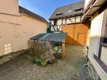 Hofansicht +VERKAUFT+ Wundersch�nes Einfamilienhaus f�r die kleine Familie in Waldsolms-Kraftsolms!