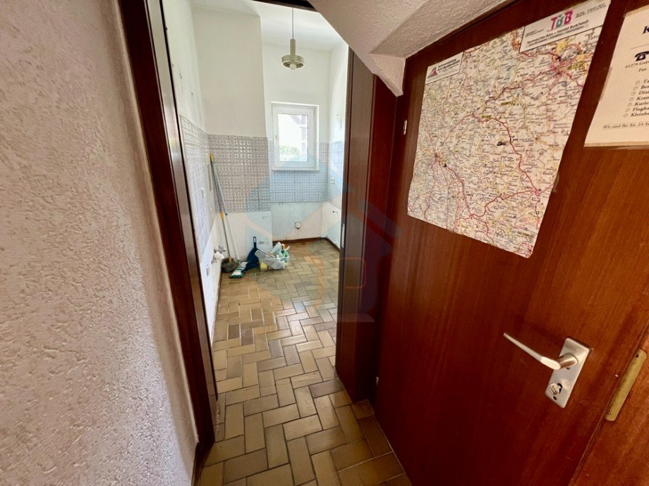 Flur 2 EG Zweifamilienhaus Waldsolms / Brandoberndorf